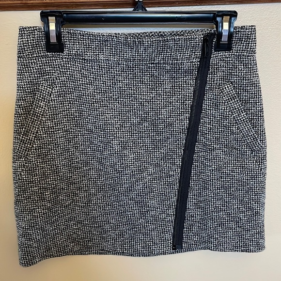 THEORY TWEED mini skirt / slight slant front full zipper size 2 like new !!! - Picture 1 of 12
